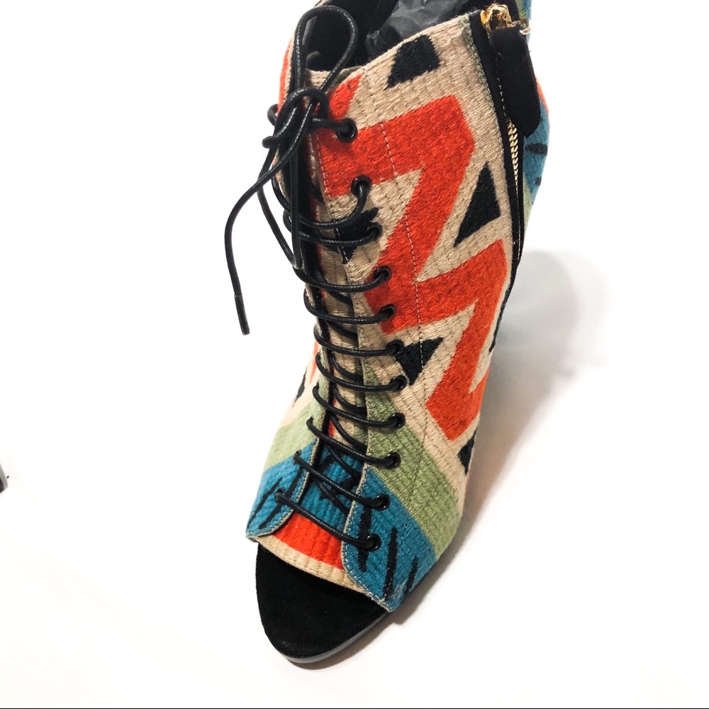 New with tags and box BURBERRY Virginia Booties - Picture 5 of 7